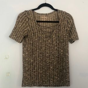 American eagle criss cross shirt